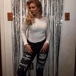 Meet your Posher, Marissa